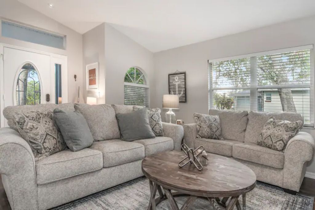Photo of Livingroom in Placid Lakes
