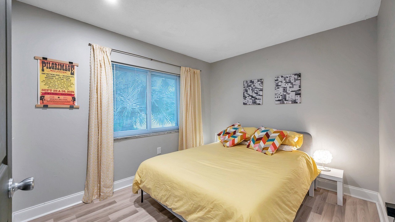 Photo of Bedroom in Shore Acres