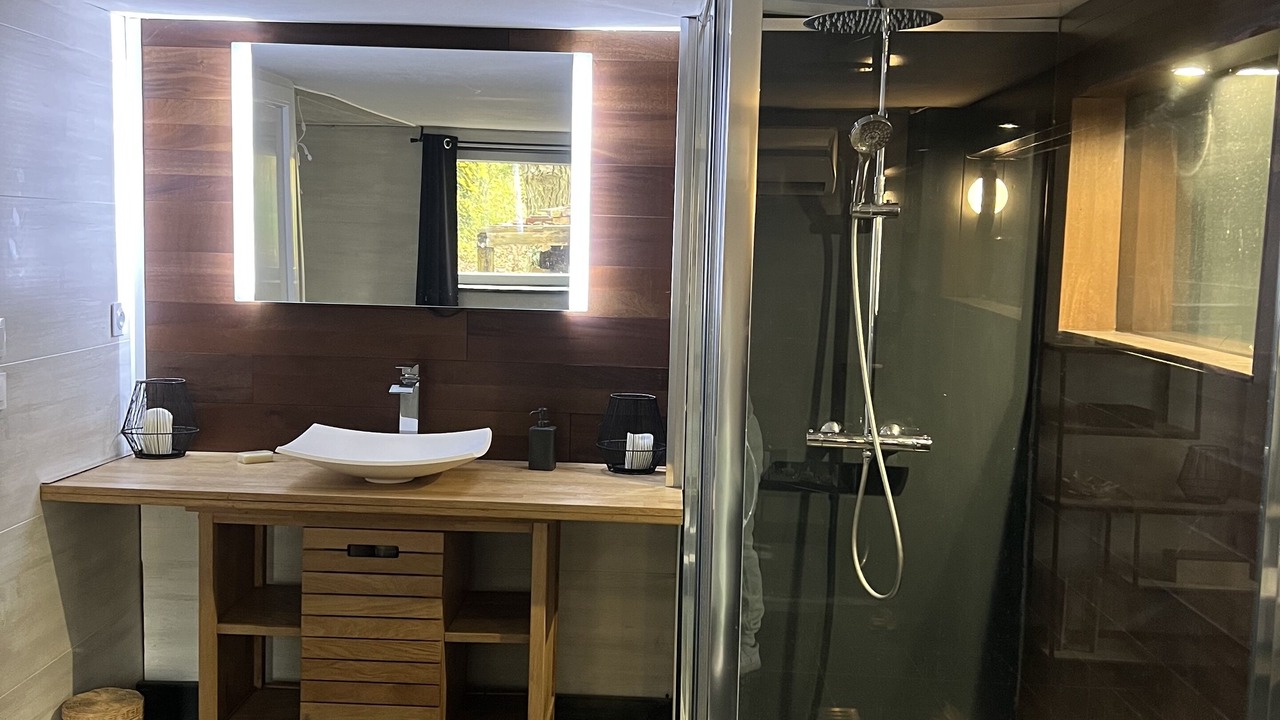 Photo of Bathroom in Conde-Sainte-Libiaire