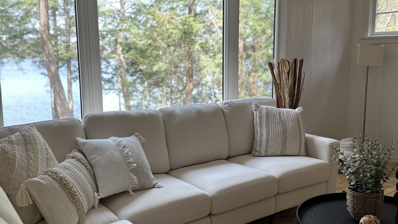 Photo of Livingroom in Muskoka Lakes