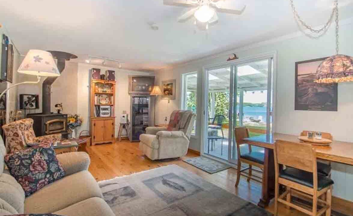 Photo of Livingroom in Port Severn
