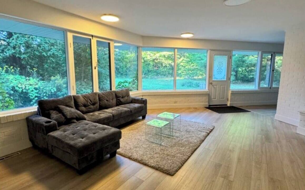 Photo of Livingroom in Milton