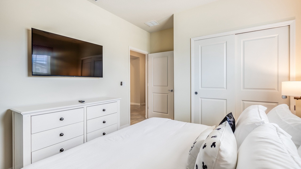 Photo of Bedroom in Tuscan Hills