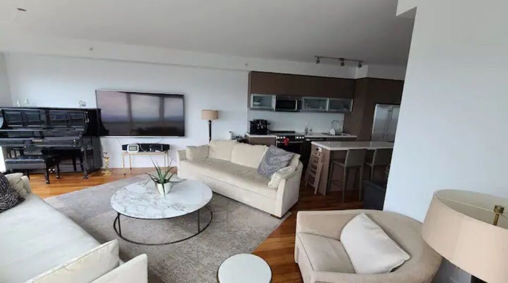 Photo of Livingroom in Church and Wellesley
