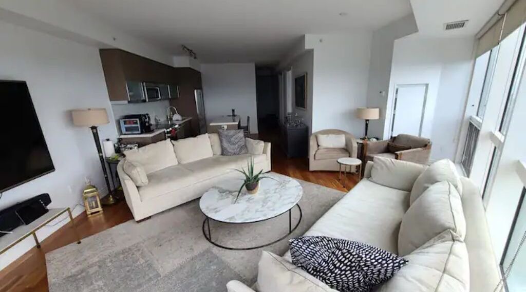 Photo of Livingroom in Church and Wellesley
