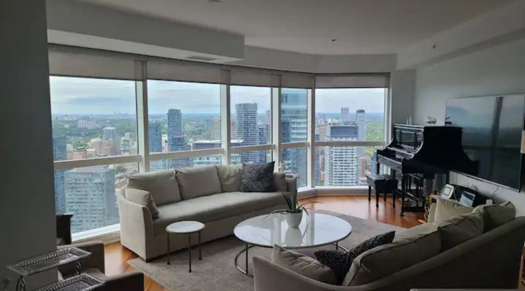 Photo of Livingroom in Church and Wellesley