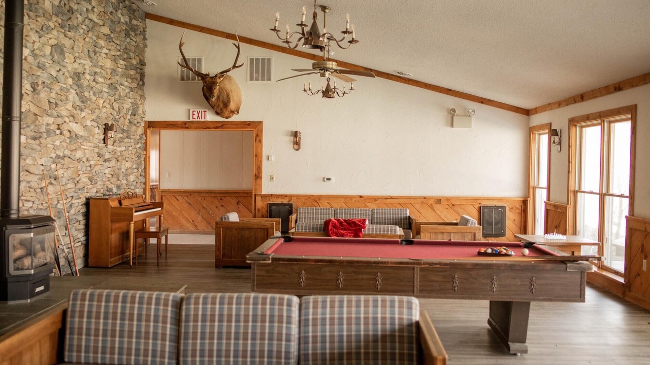 Photo of Livingroom in Milroy