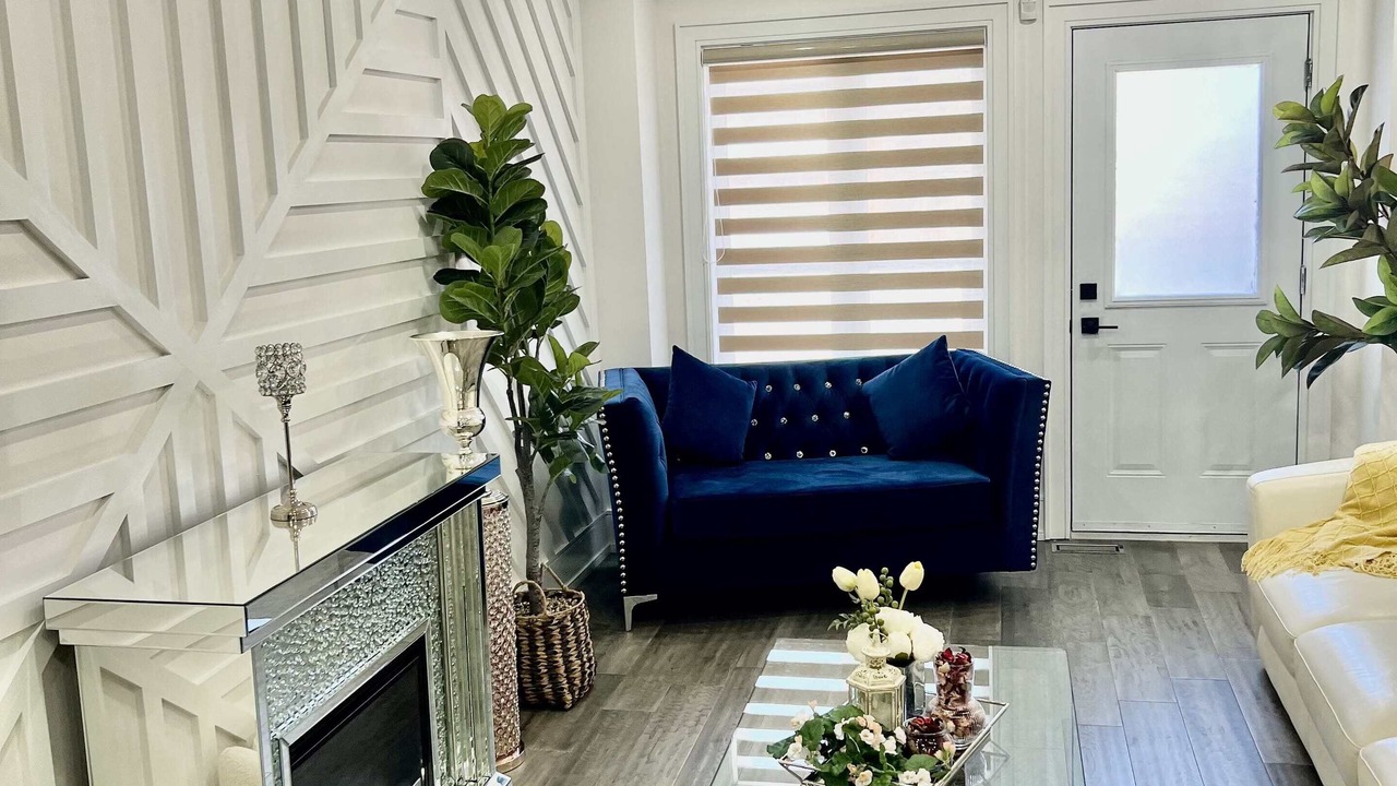 Photo of Livingroom in Clairlea - Birchmount