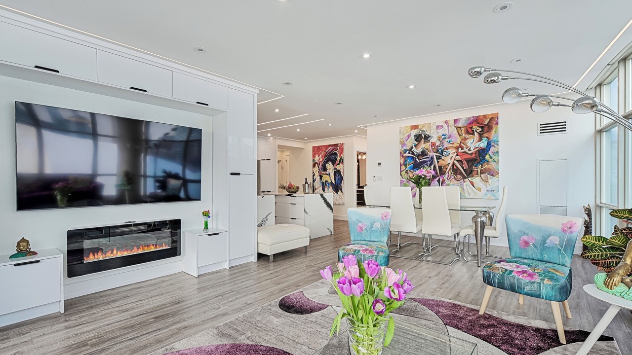 Photo of Livingroom in Toronto Entertainment District