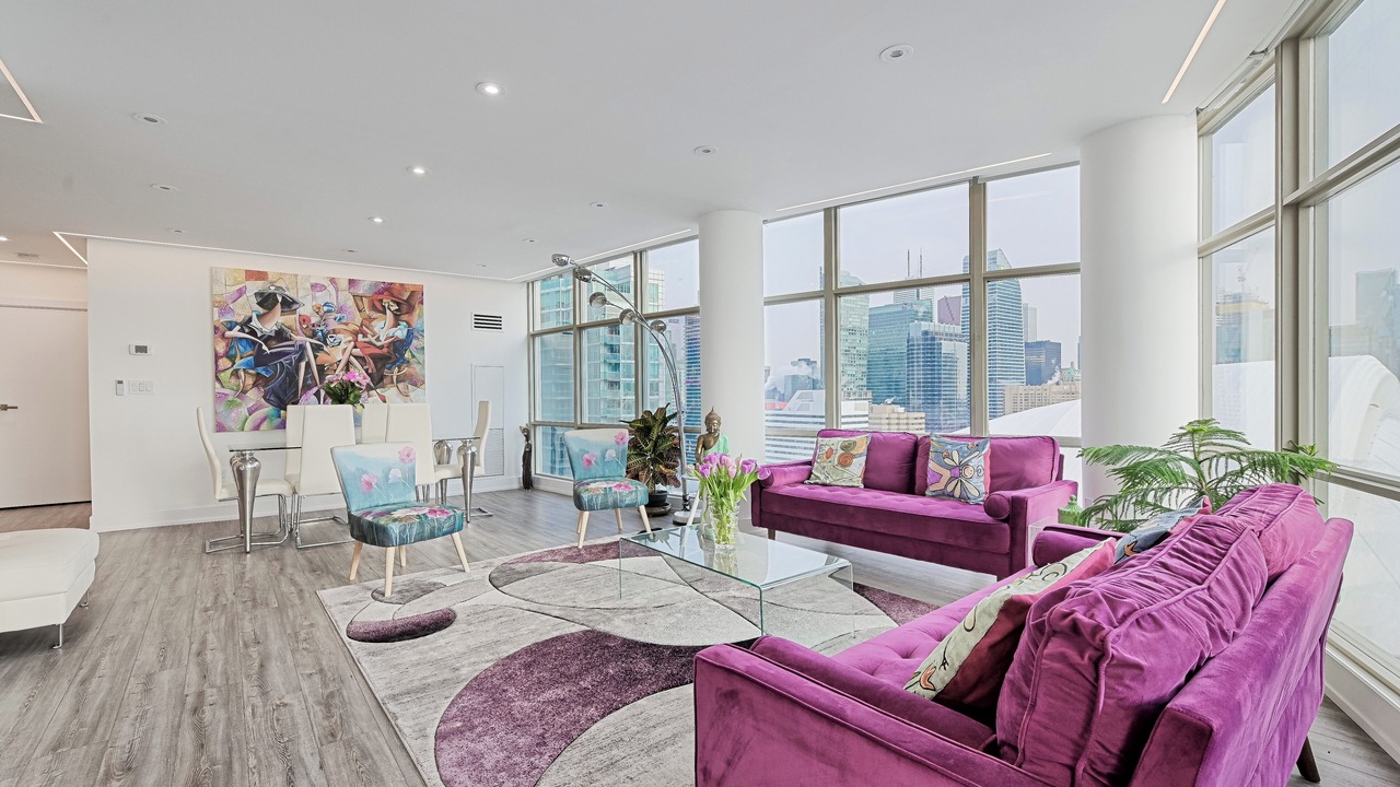 Photo of Livingroom in Toronto Entertainment District