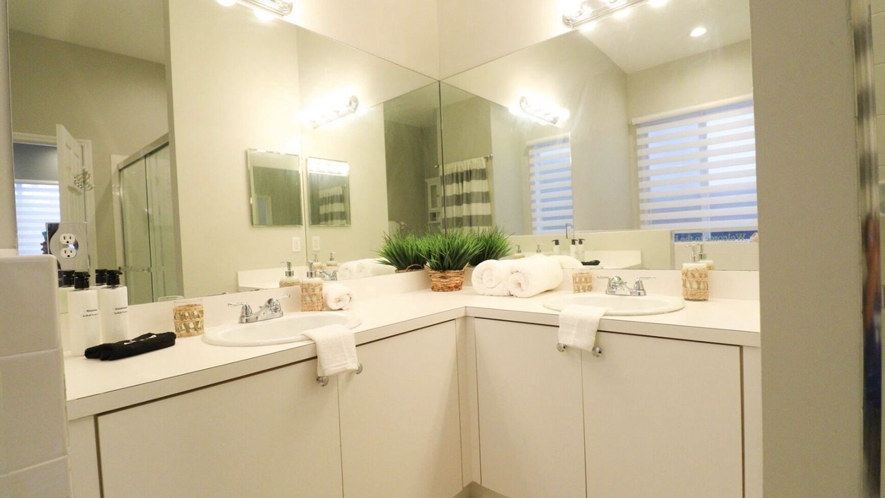 Photo of Bathroom in Country Walk