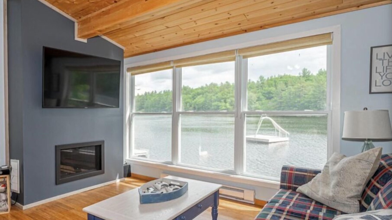 Photo of Livingroom in Georgian Bay