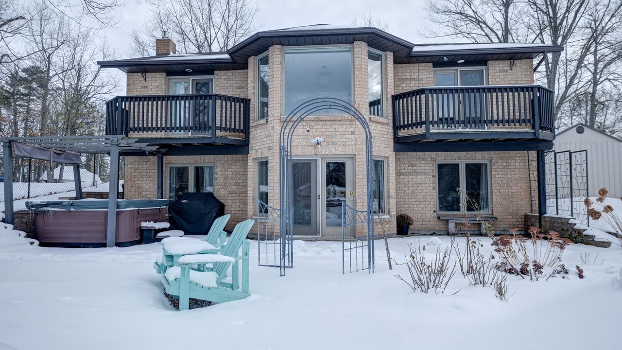 Photo of Patio Balcony in Wasaga Beach