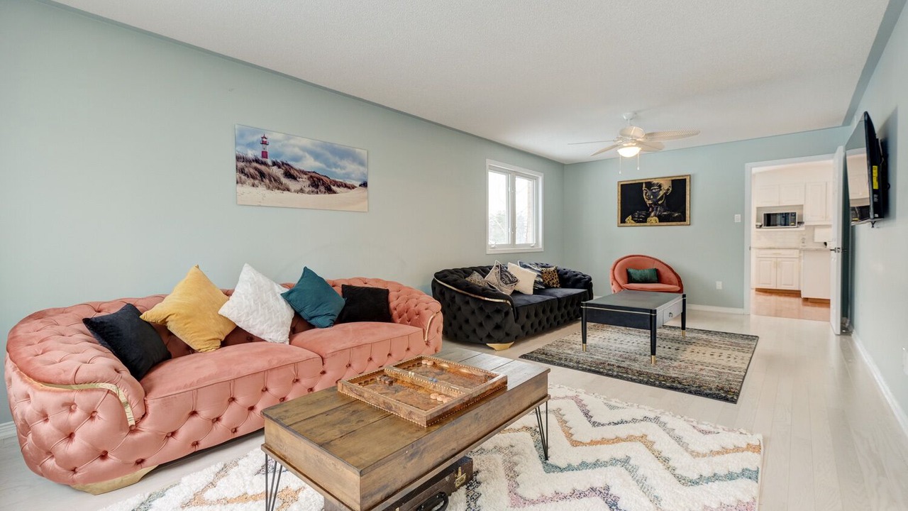 Photo of Livingroom in Wasaga Beach