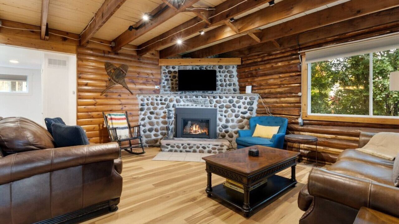 Photo of Livingroom in Meaford