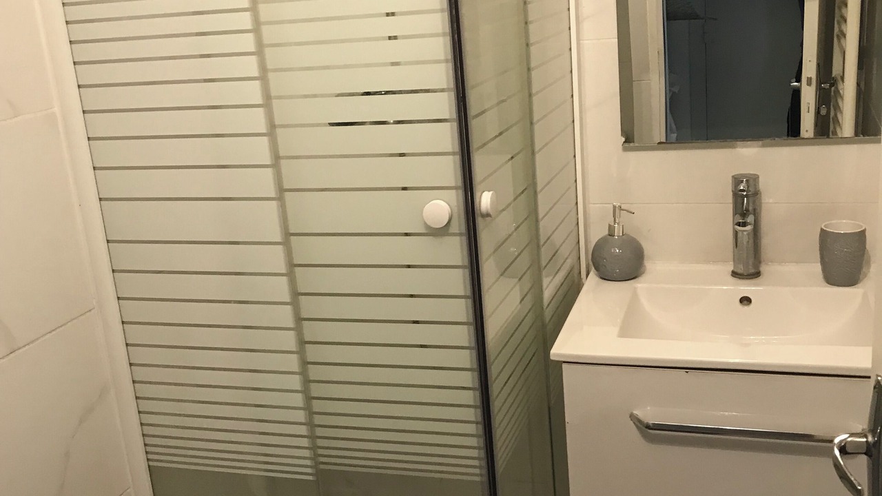 Photo of Bathroom in Aubervilliers