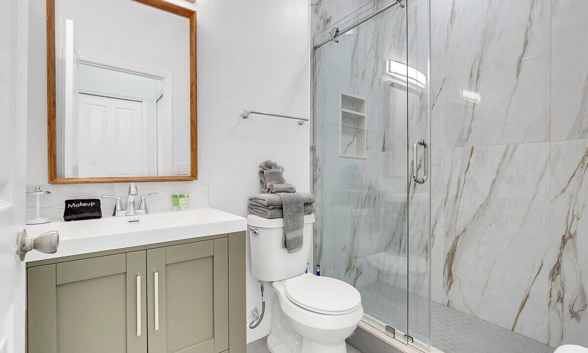 Photo of Bathroom in Windwood Bay