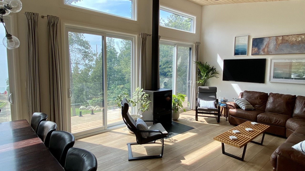 Photo of Livingroom in Kincardine