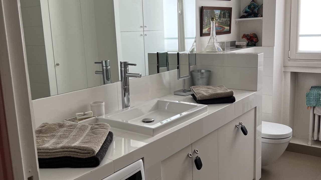 Photo of Bathroom in Quartier de la Folie-Mericourt