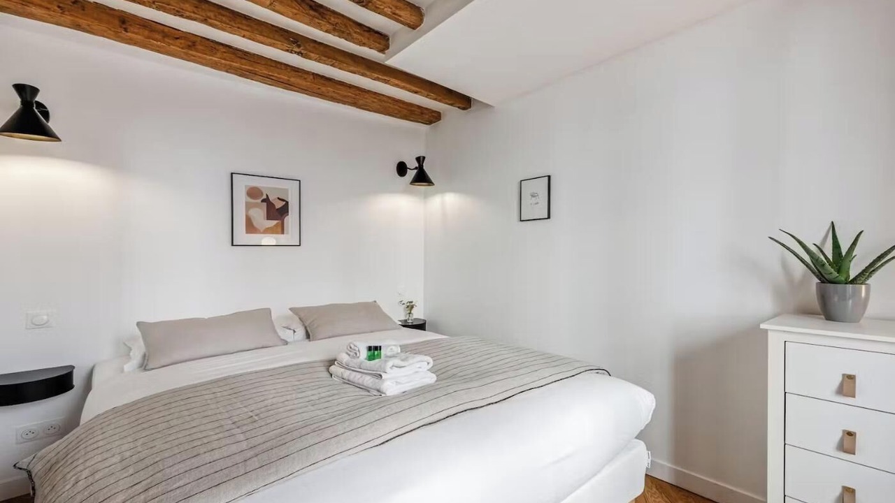 Photo of Bedroom in Val-de-Grace
