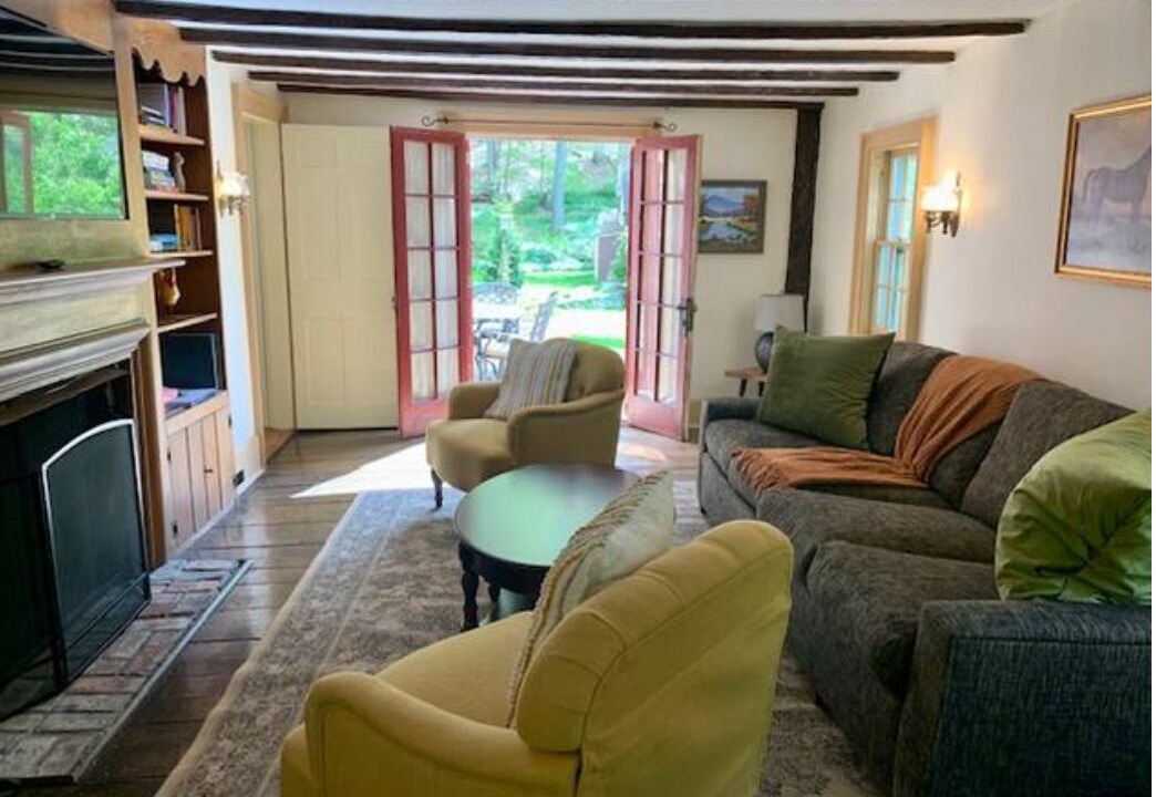 Photo of Livingroom in South Salem