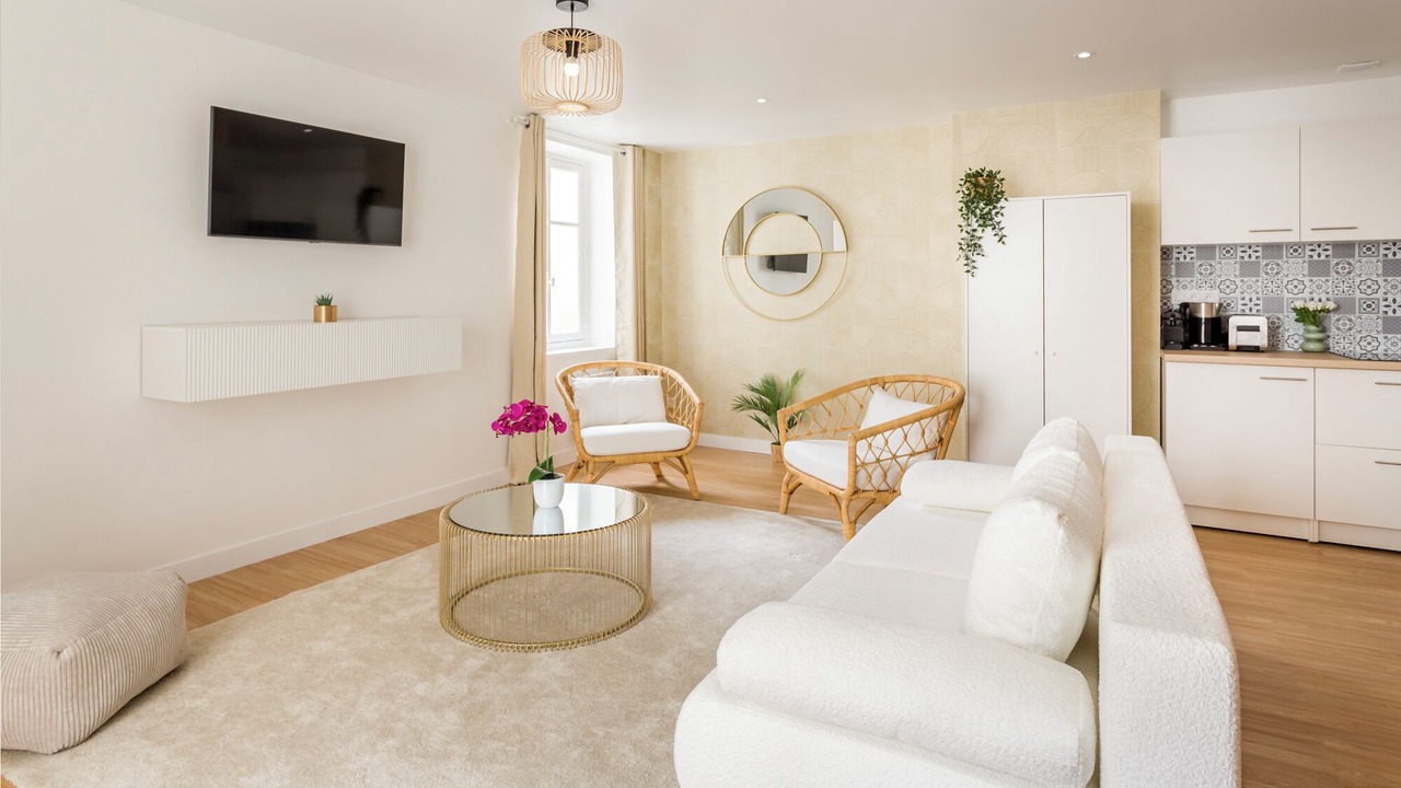Photo of Livingroom in 8th Arrondissement