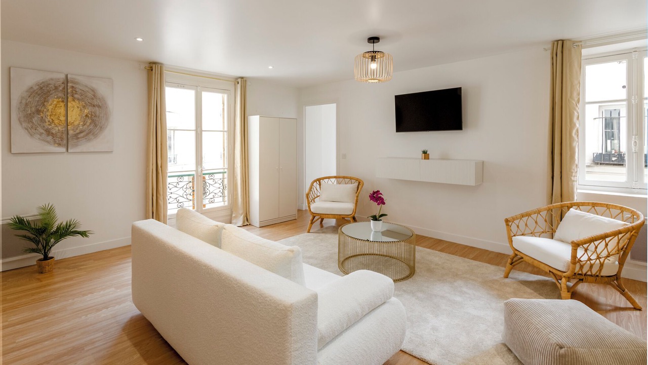 Photo of Livingroom in 8th Arrondissement
