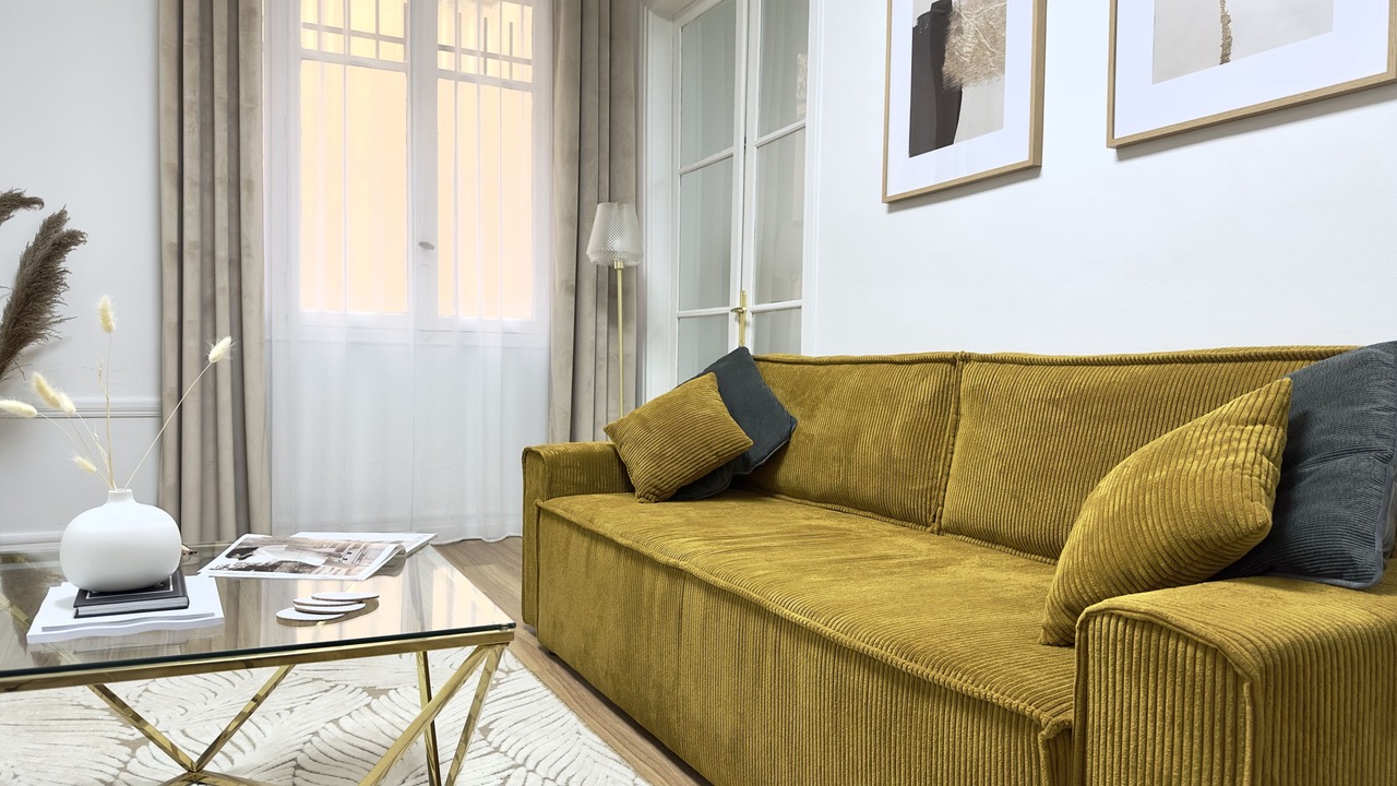 Photo of Livingroom in 17th Arrondissement