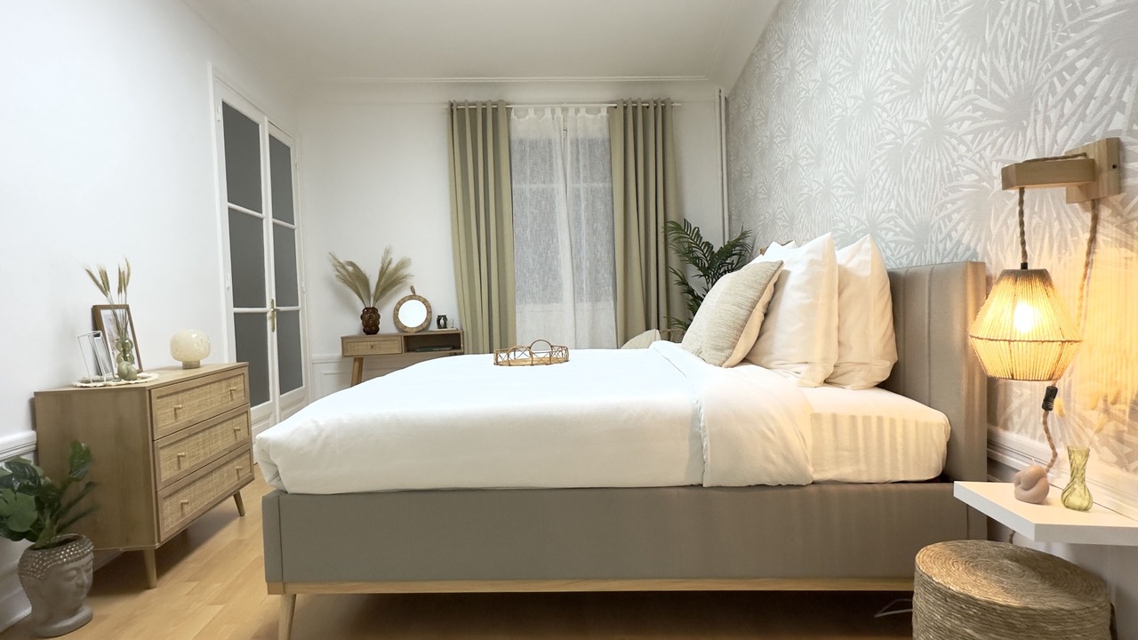 Photo of Bedroom in 17th Arrondissement
