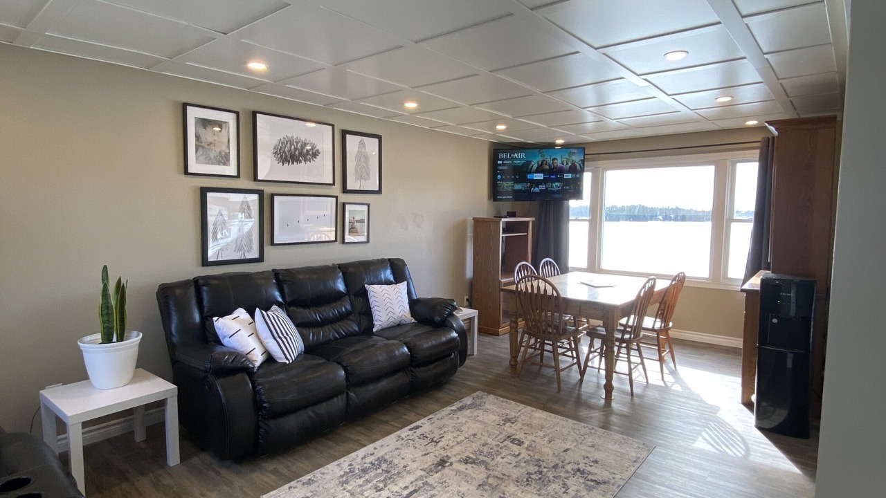 Photo of Livingroom in Chatsworth