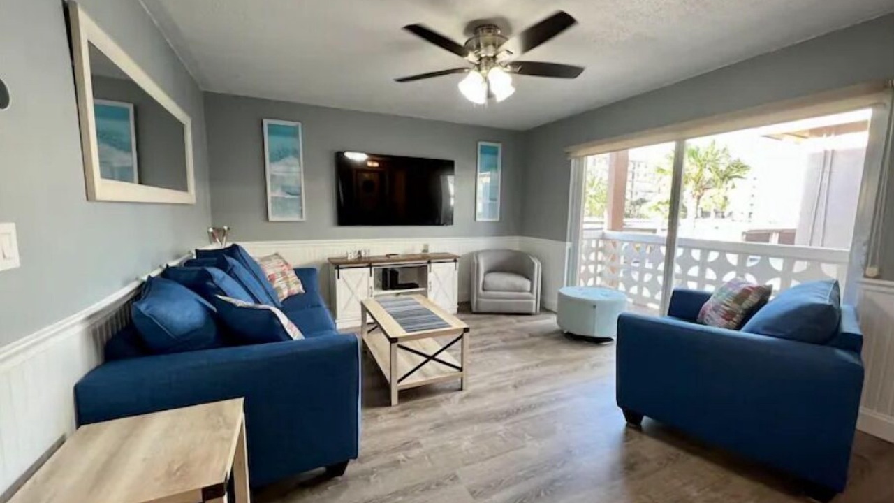 Photo of Livingroom in Cocoa Isles