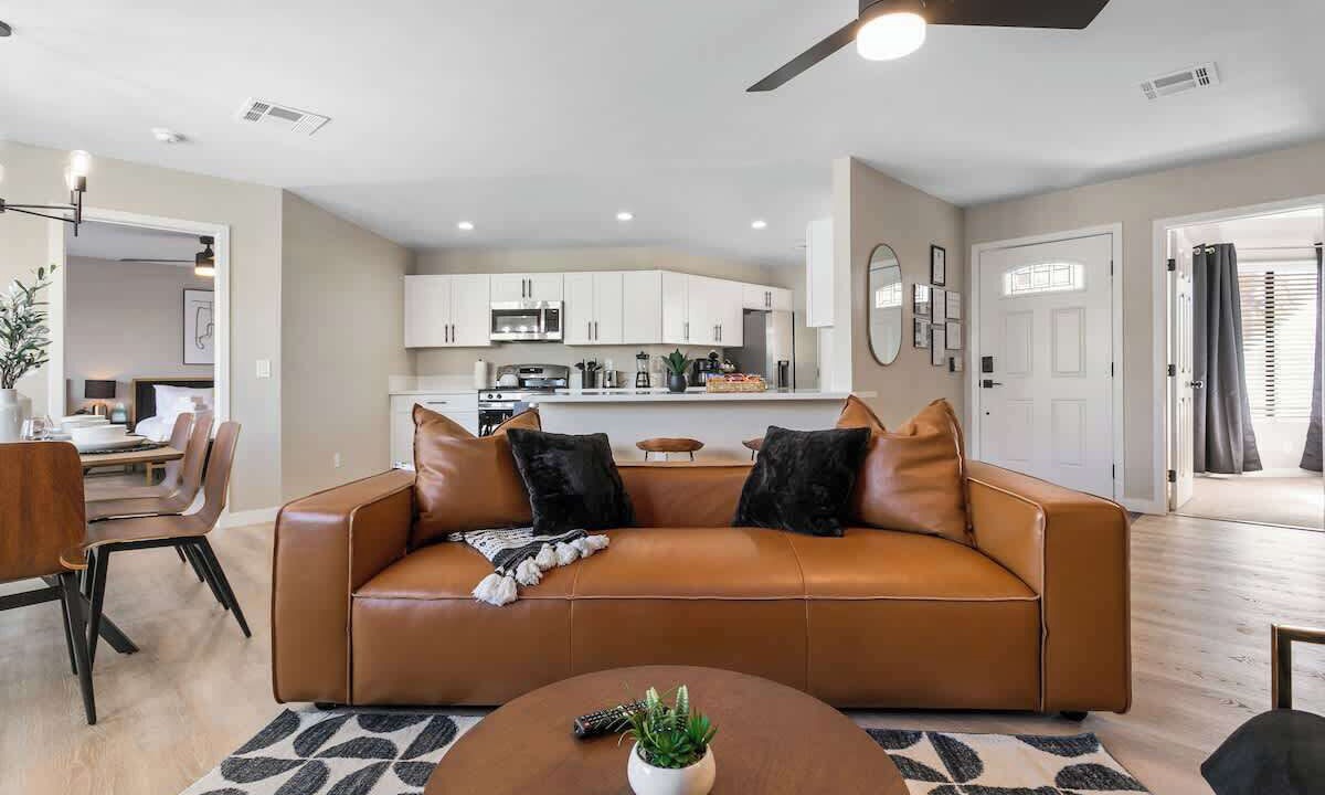 Photo of Livingroom in Townsite