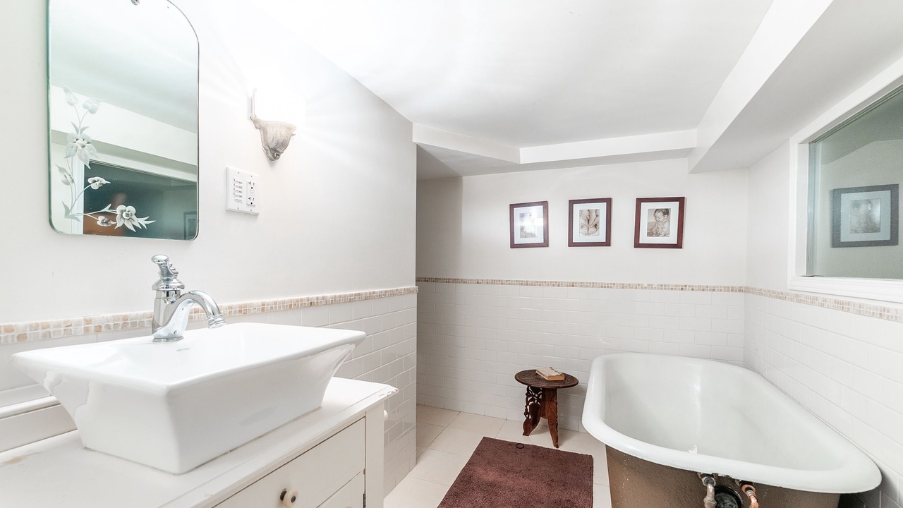 Photo of Bathroom in Cedarvale