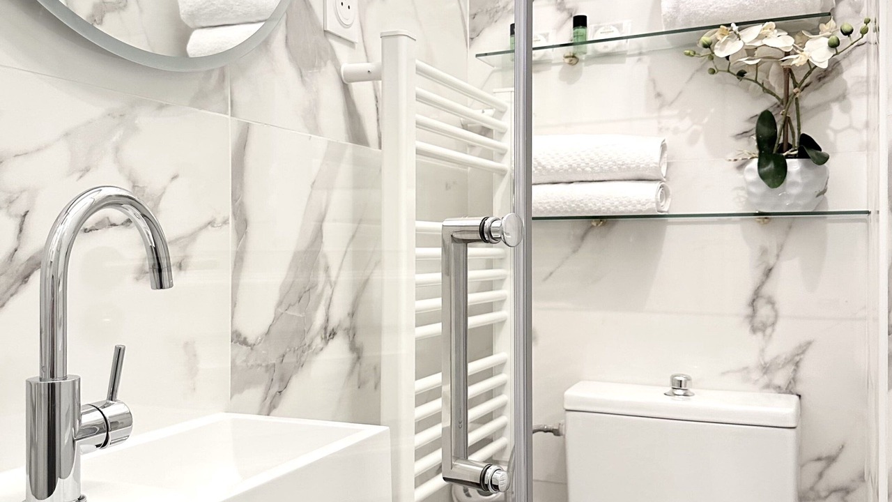 Photo of Bathroom in Charonne
