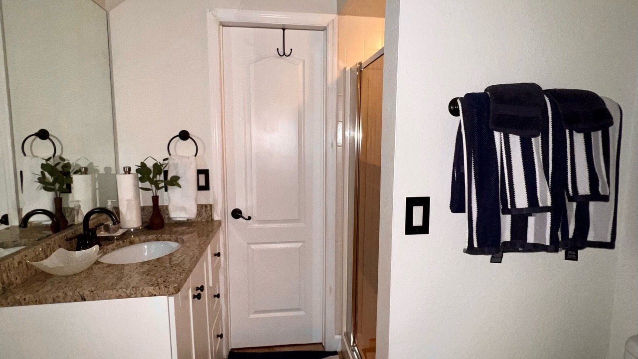 Photo of Bathroom in Tropic