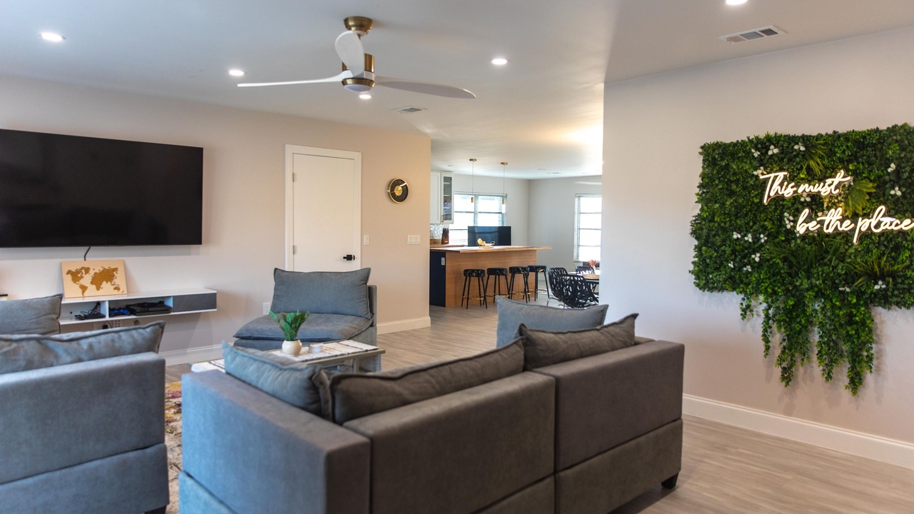 Photo of Livingroom in Oakland Hills