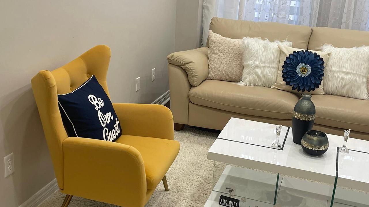 Photo of Livingroom in Churchill Meadows