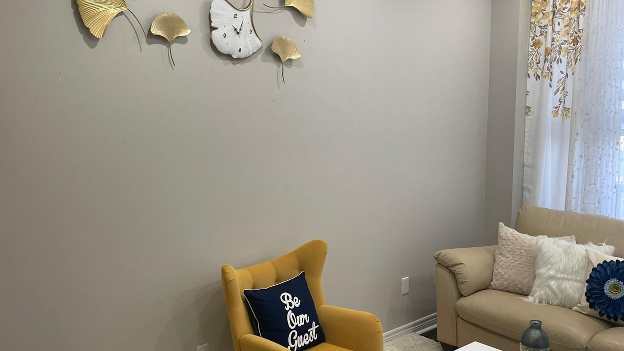 Photo of Livingroom in Churchill Meadows