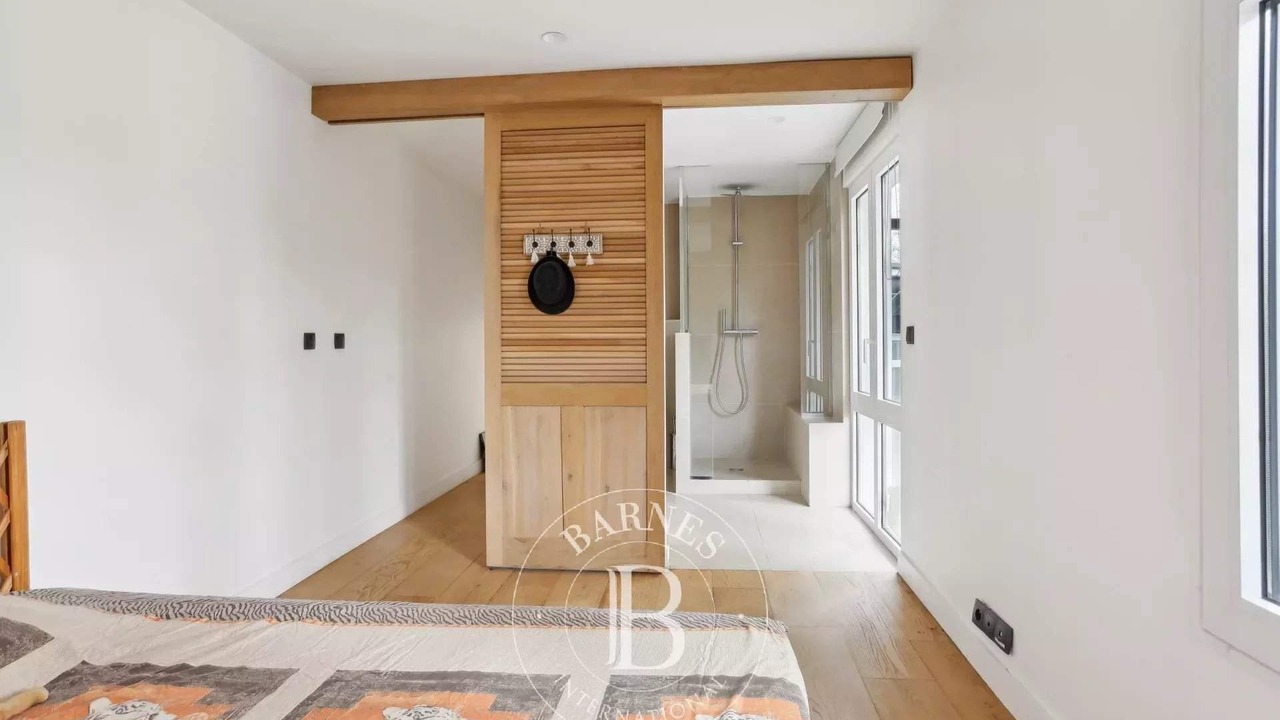 Photo of Bathroom in La Varenne Saint-Hilaire
