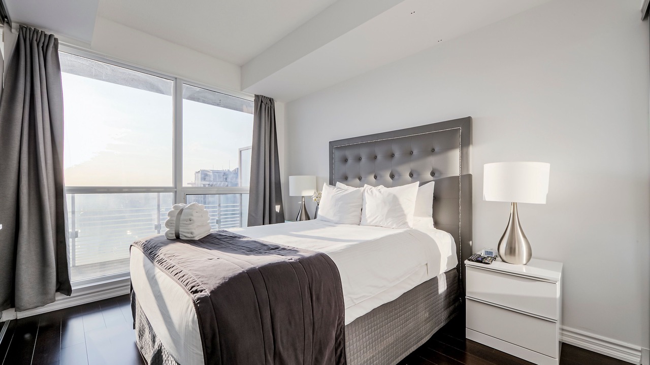 Photo of Bedroom in Bay Street Corridor