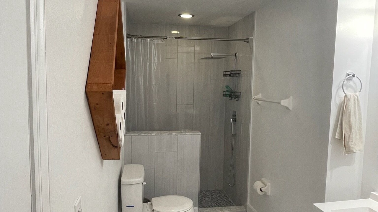 Photo of Bathroom in Winter Garden