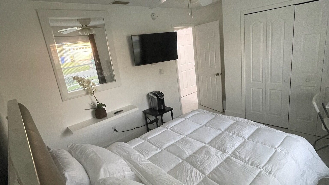 Photo of Bedroom in Winter Garden