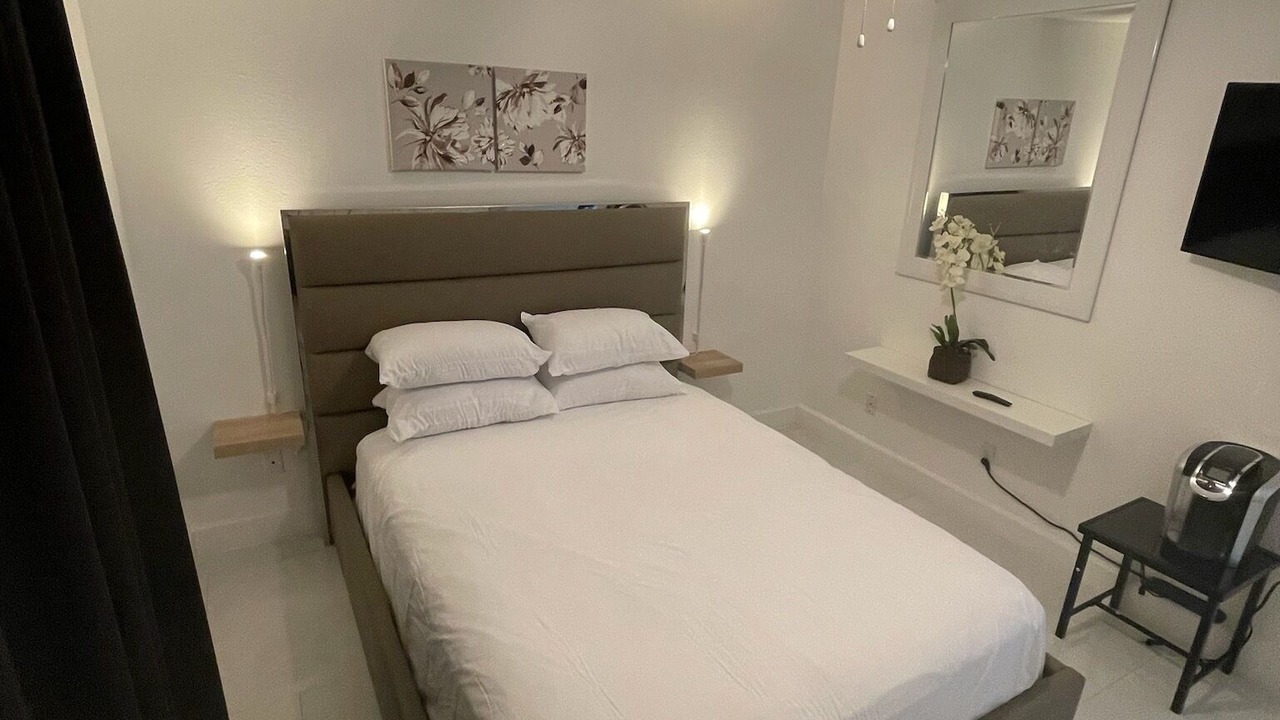 Photo of Bedroom in Winter Garden