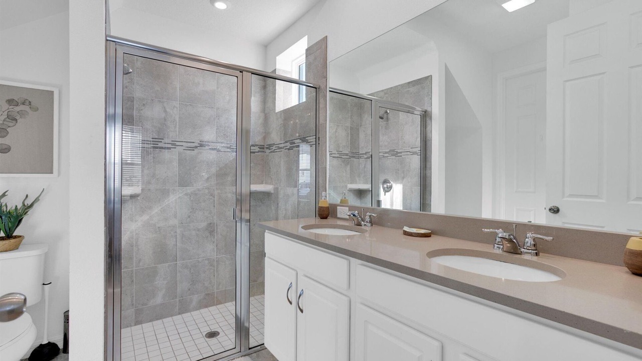 Photo of Bathroom in Bay Lake
