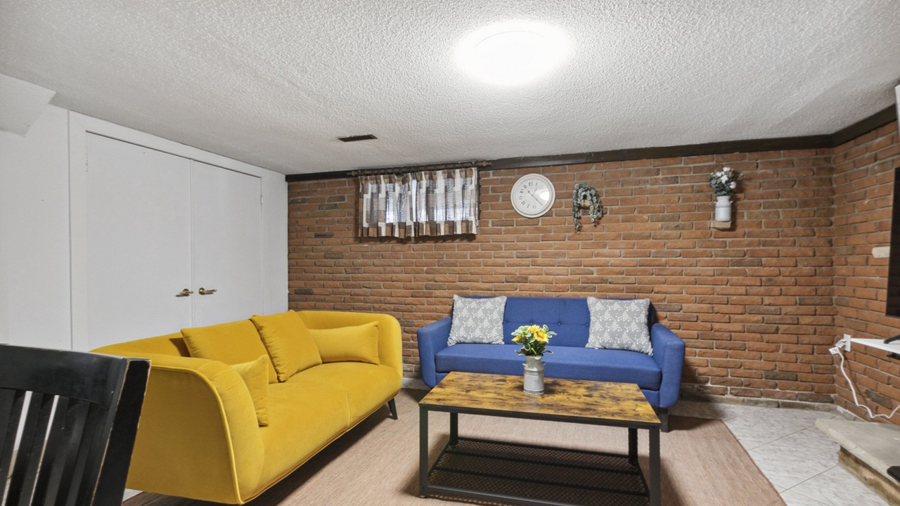Photo of Livingroom in Maple Leaf