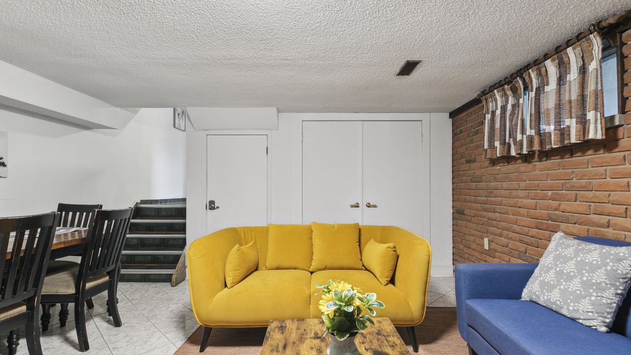 Photo of Livingroom in Maple Leaf