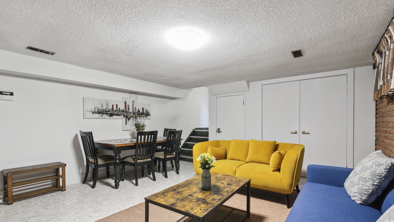 Photo of Livingroom in Maple Leaf