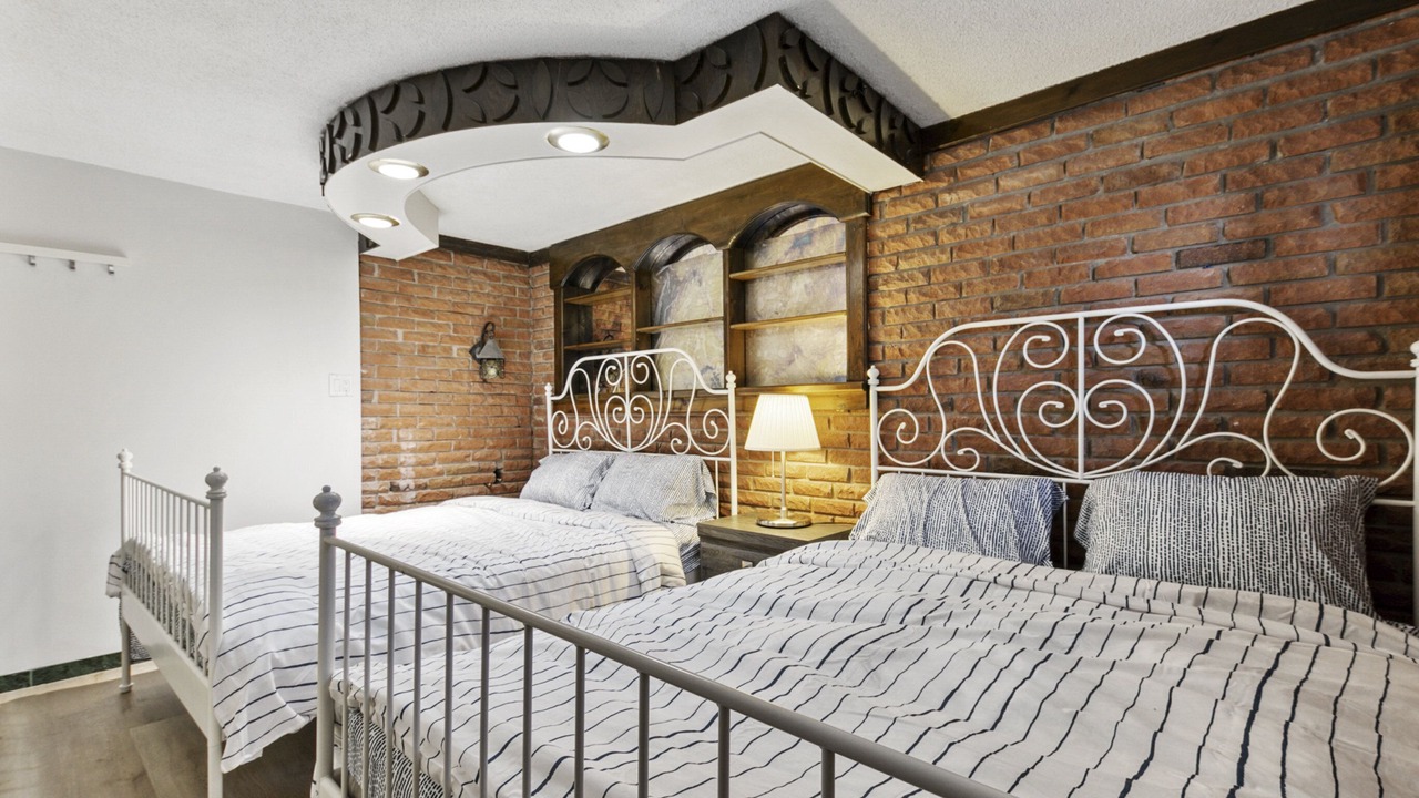 Photo of Bedroom in Maple Leaf