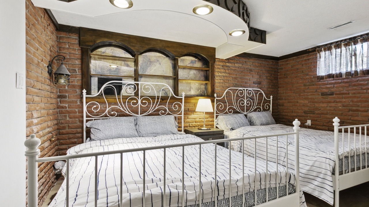 Photo of Bedroom in Maple Leaf