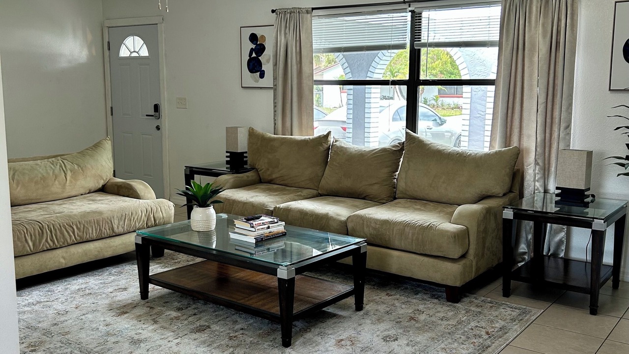 Photo of Livingroom in Oak Ridge